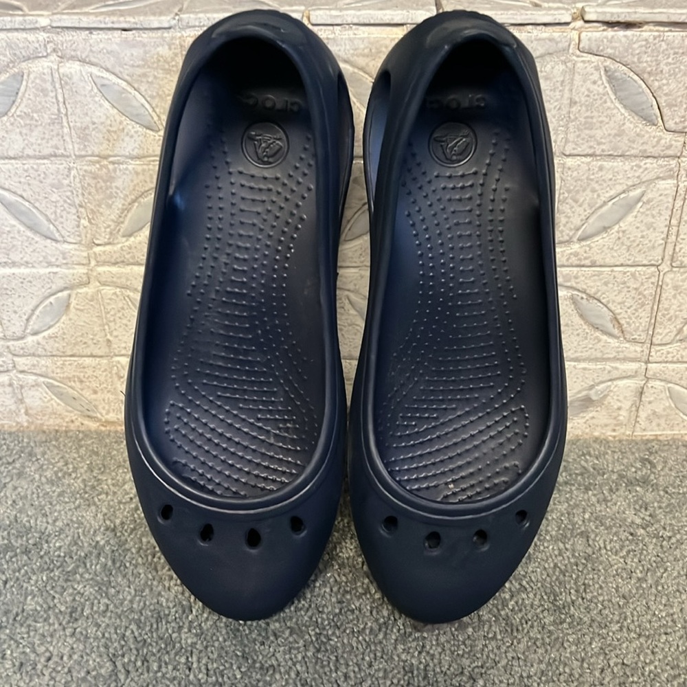 Cute & Functional Kadee Ballet Crocs - Picture 4 of 8